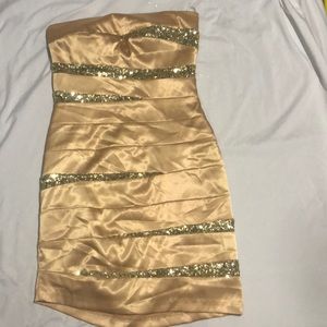 Gold strapless dress with gold sequins